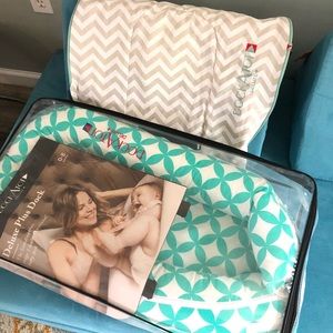 Dock A Tot Deluxe + with extra cover